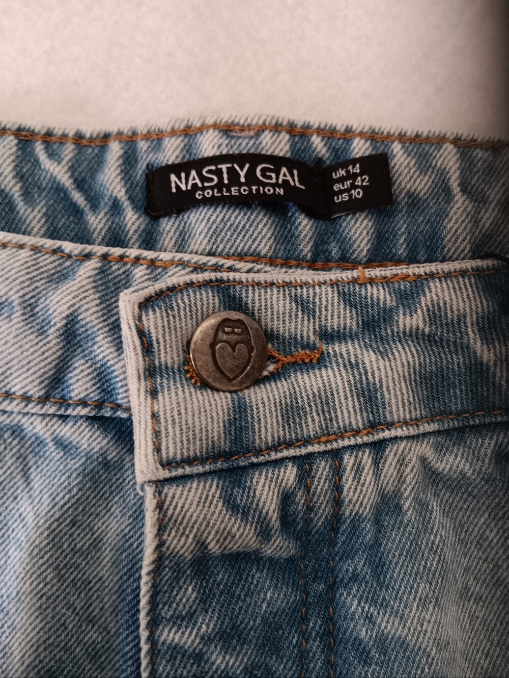 Nasty Gal Faded Light Blue High-Rise Jeans
